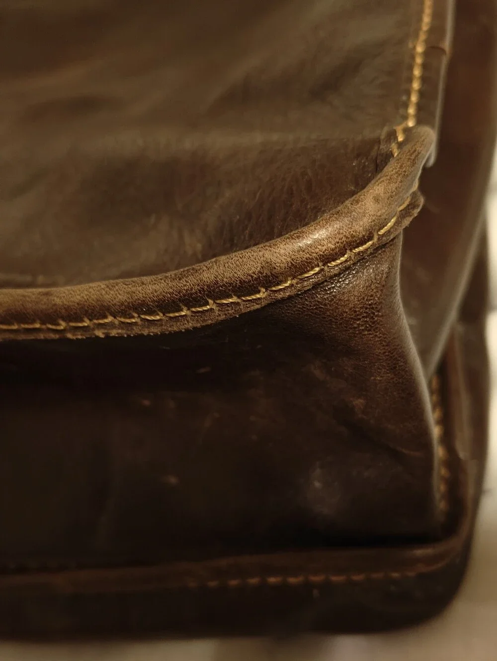 Classic Italian Brown Leather Messenger Briefcase Bag